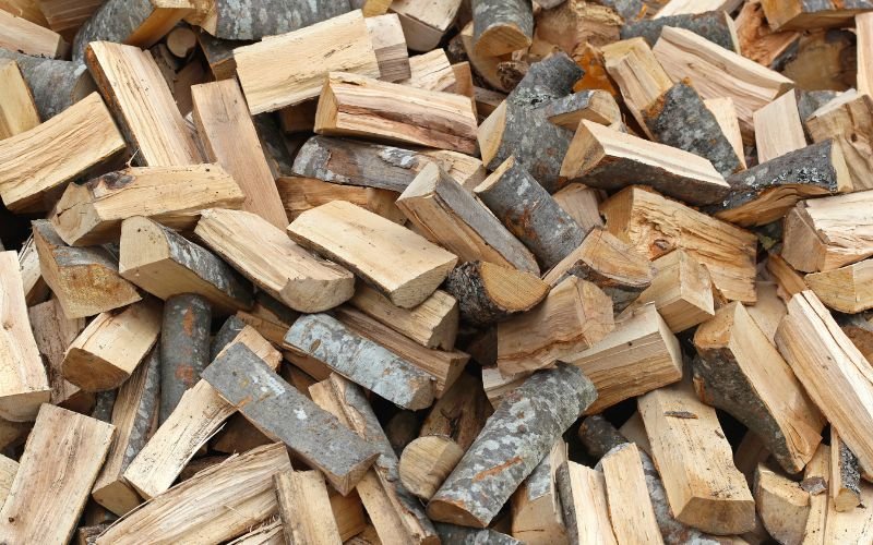 По-ниски цени на дървата за огрев в Югозападна България