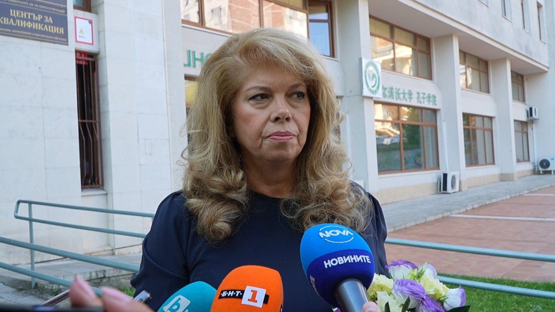 Илияна Йотова настоя да се проведе разследване на инцидента със самолета на Урсула фон дер Лайен