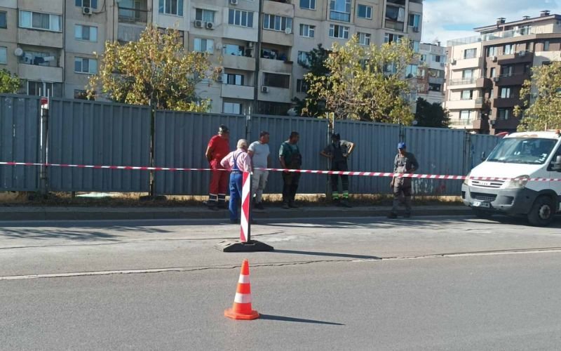 Отвориха за движение пропадналия участък в квартал "Обеля" само за леки коли