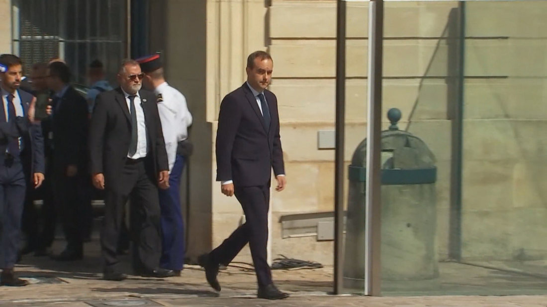 Франция с нов премиер на фона на национална протестна блокада