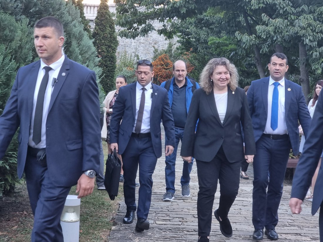 наталия киселова както 117 години международната обстановка спокойна