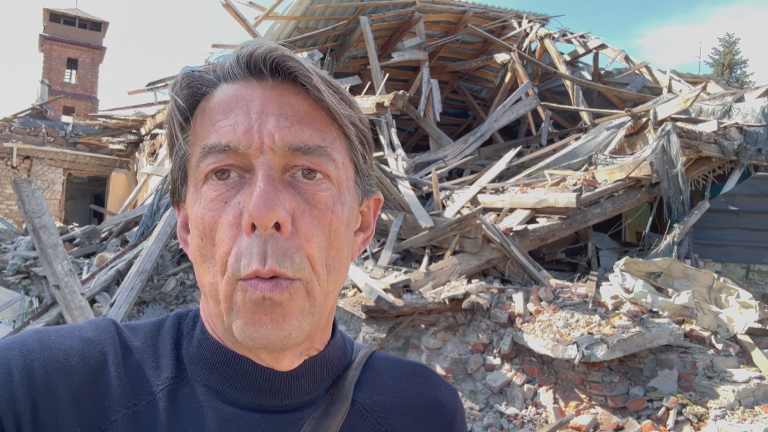 На метри от руската граница: Животът в украинския град Золочив