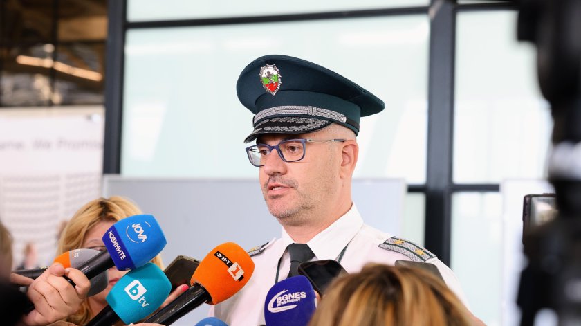 Задържаха издирван от Интерпол с червена бюлетина на столичното летище