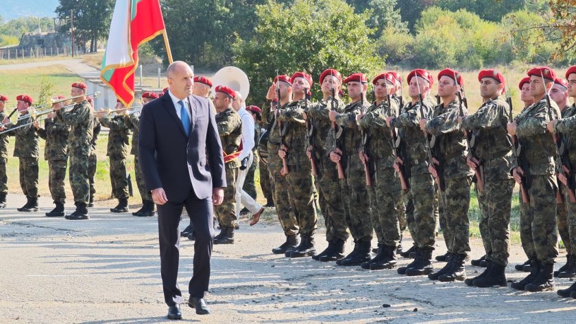 президентът радев изградим стена покварата властта символ пеевски