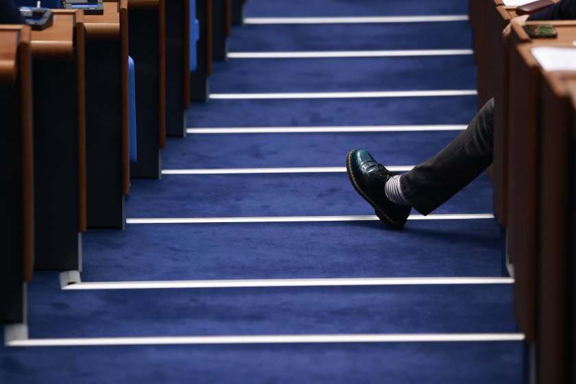 На фокус в кулоарите: За казана в ада, дяволите и завалиите