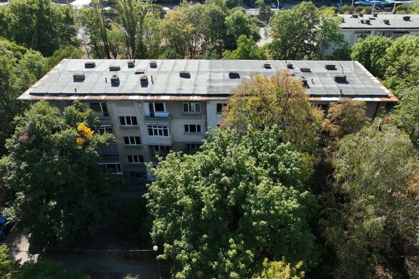 заради опасни пукнатини строежа метрото евакуират жителите цял блок столичния квартал bdquoхаджи димитърldquo