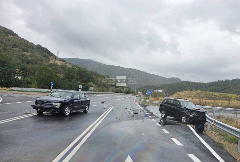 катастрофа затруднява движението село железница