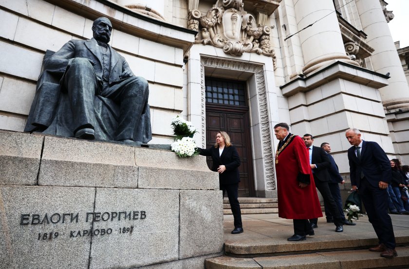 Ректорът на СУ пожела на първокурсниците "да не хитруват на дребно"