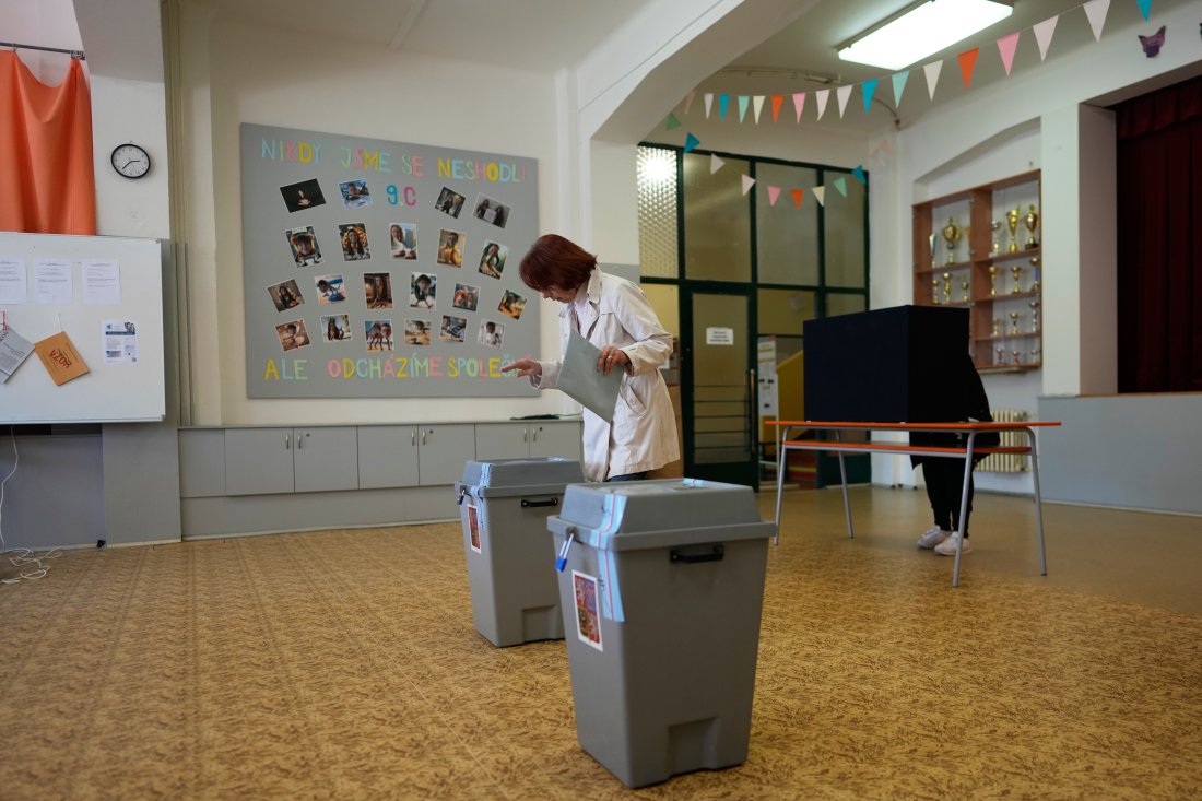 Втори ден парламентарни избори в Чехия