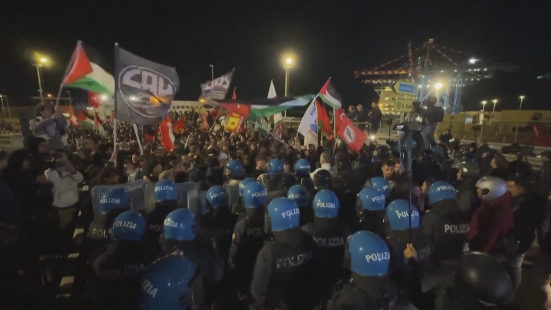 Напрежение между полиция и демонстранти по време на шествия в подкрепа на Газа в европейски градове