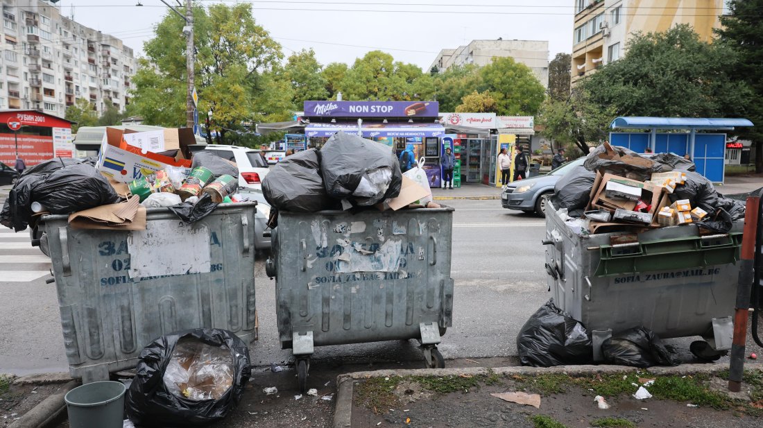 столичната община организира пунктове доброволци подкрепа сметосъбирането