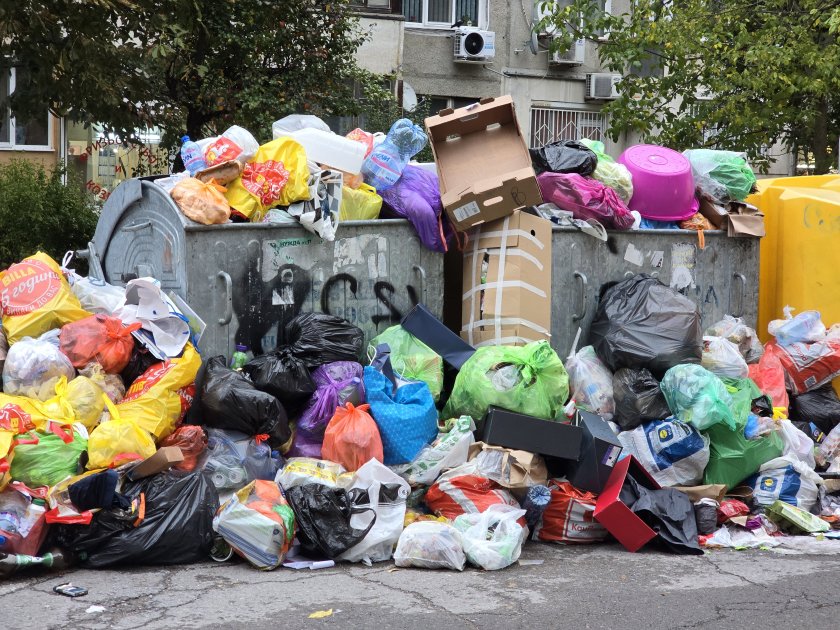 Държавата предлага помощ за справяне с проблема с боклука на София, Терзиев отказа - "Справяме се"