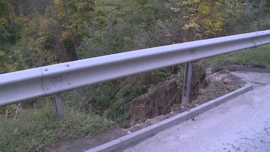 Остава затворен пътят Русе - Бяла заради свлачище, започва спешен ремонт