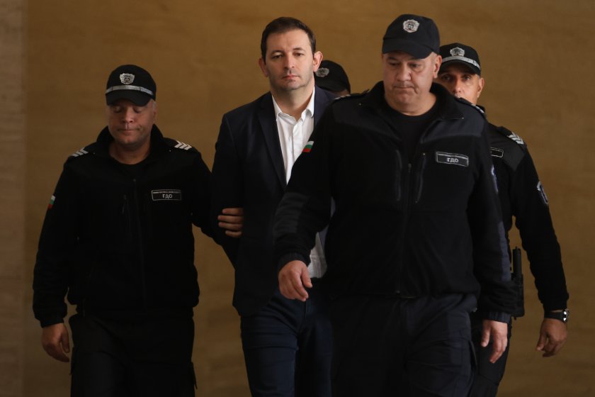 Бившият зам.-кмет на София Никола Барбутов излиза под домашен арест