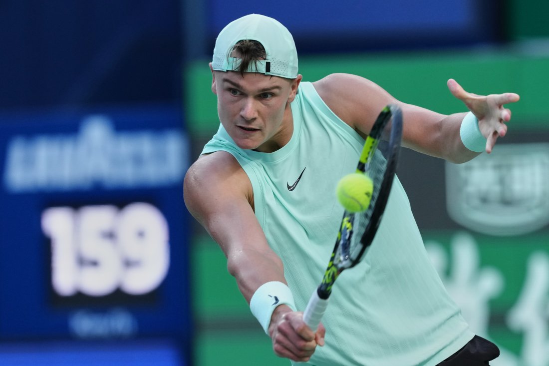 холгер руне продължава третия кръг турнира стокхолм