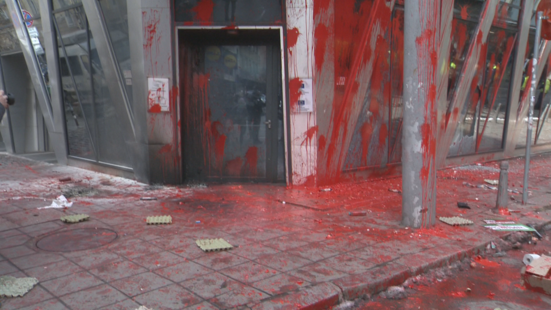 Започва делото за погрома над сградата на Европейската комисия в София