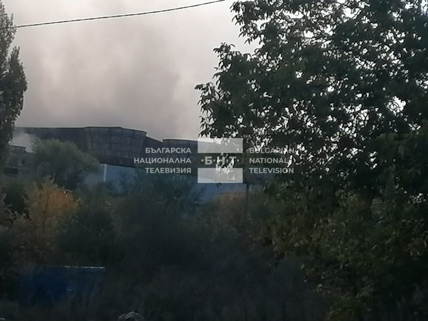 пожар горя промишлената зона перник