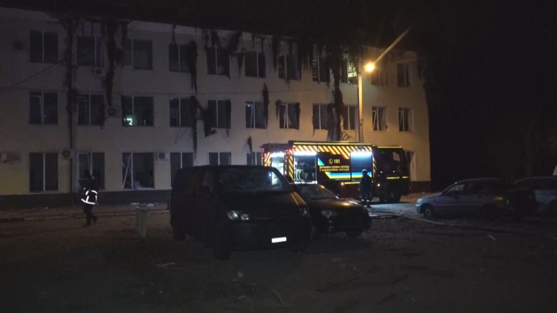 Руска атака в Харков удари болница и спря тока на три квартала