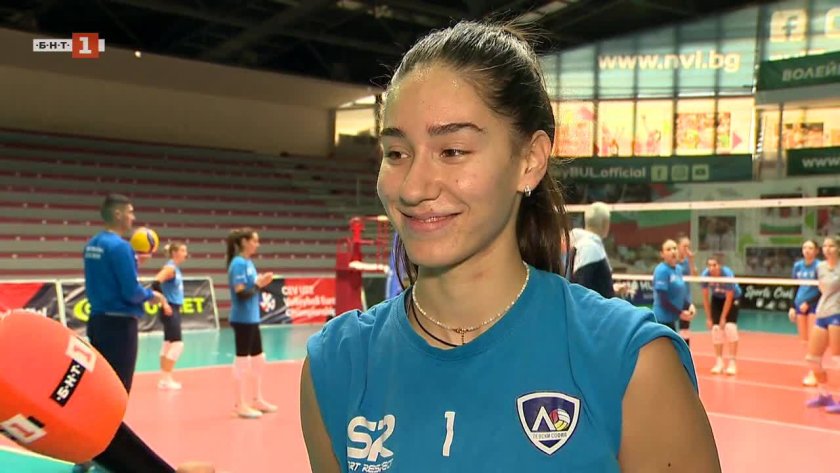 Елена Коларова