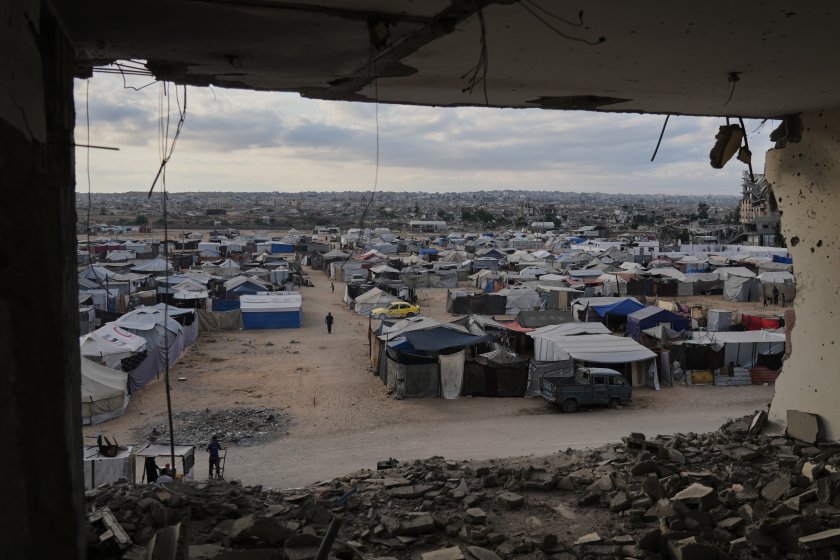 Реалността Газа - 55 милиона тона отпадъци, неексплодирали боеприпаси и хиляди загинали под отломките