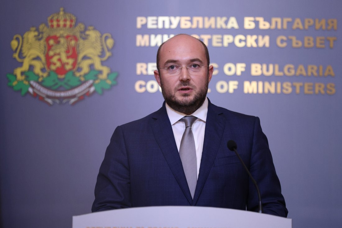 министърът правосъдието иска наказания четирима нотариуси