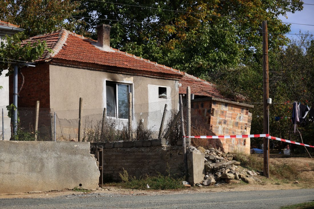 Прокуратурата иска постоянен арест за мъжа, убил майка си, сестра си и леля си