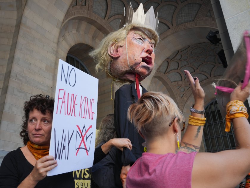 Над 7 милиона в САЩ заявиха "Президентът не е крал"