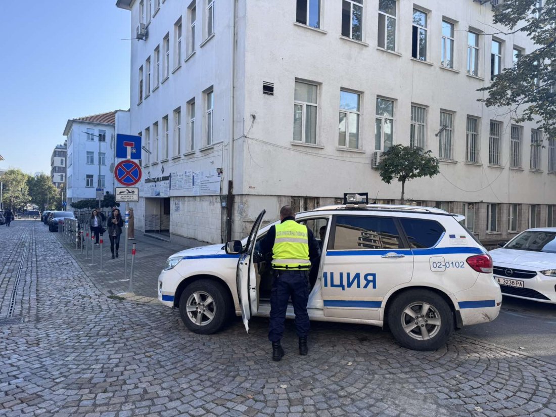 Инцидент в бургаско училище: Момиче напръска с лютив спрей своя съученичка