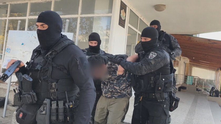 Жестокото убийство в Бургаско: Извършителят е заловен след близо 5 часа издирване