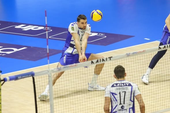 мартин атанасов неговият тим веро волей монца претърпяха втора поредна загуба италианската суперлига