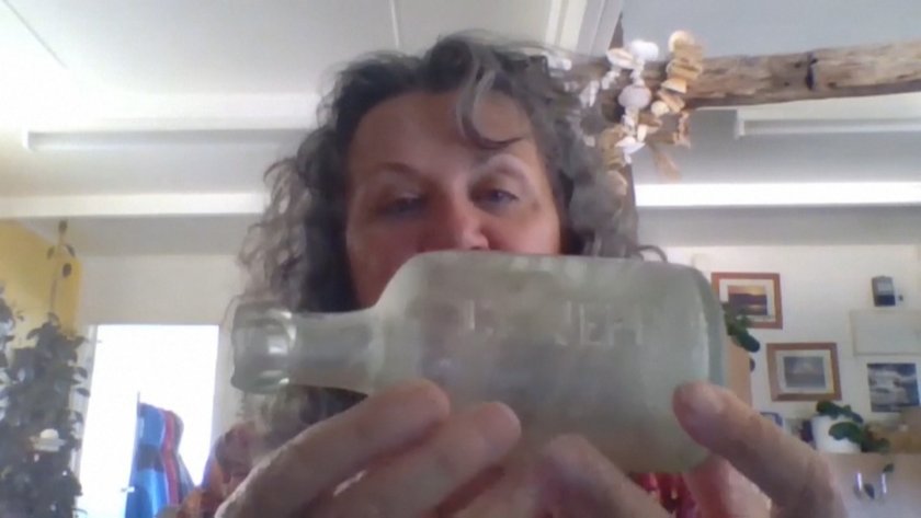 Писмо в бутилка: В Австралия намериха 2 писма от Първата световна война (СНИМКИ)