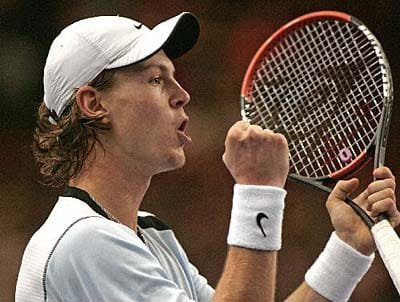 ноември 2005 денят томаш бердих става изненадващ шампион тенис турнира сериите мастърс 1000 париж