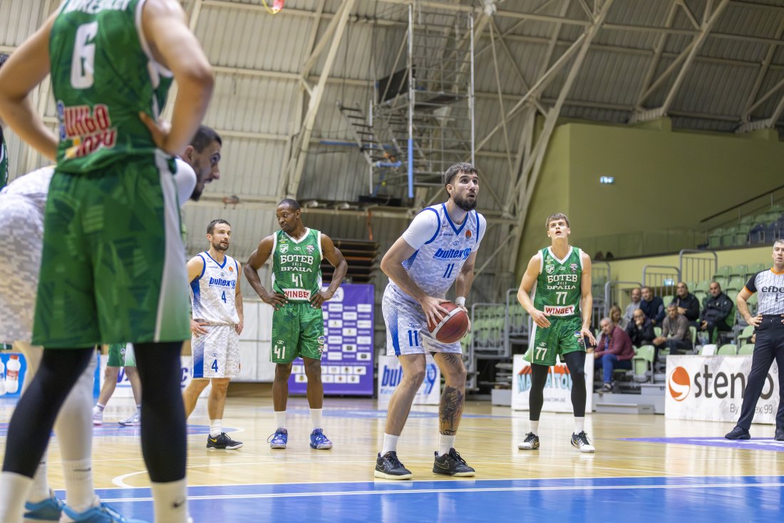 Академик счупи каръка в НБЛ