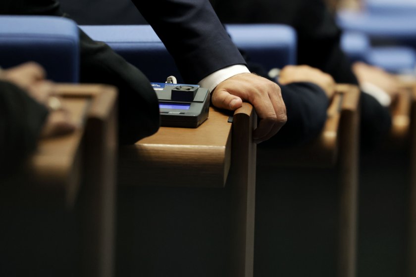 кого предлагал отпаднат санкциите магнитски