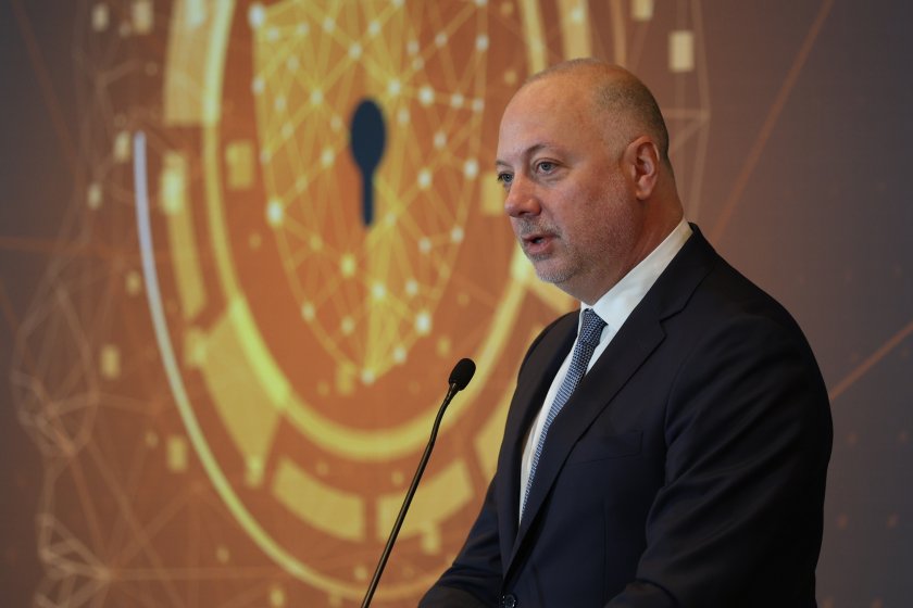 премиерът желязков особения управител лукойл имена обсъждаме