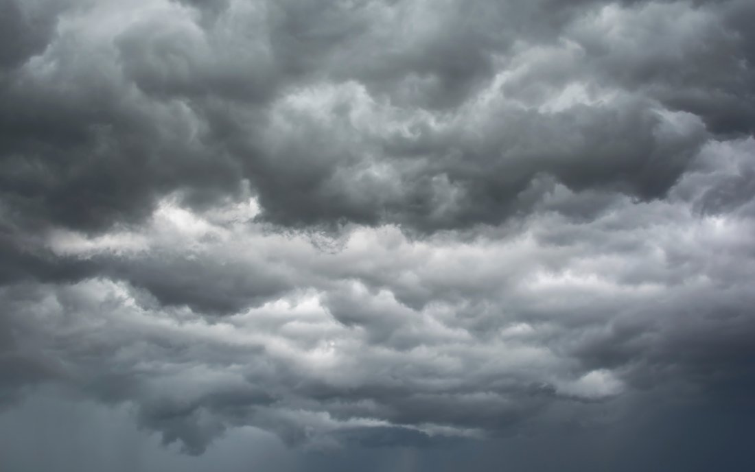 Облачно с дъжд в Източна България, мъгли и слънце в западната част