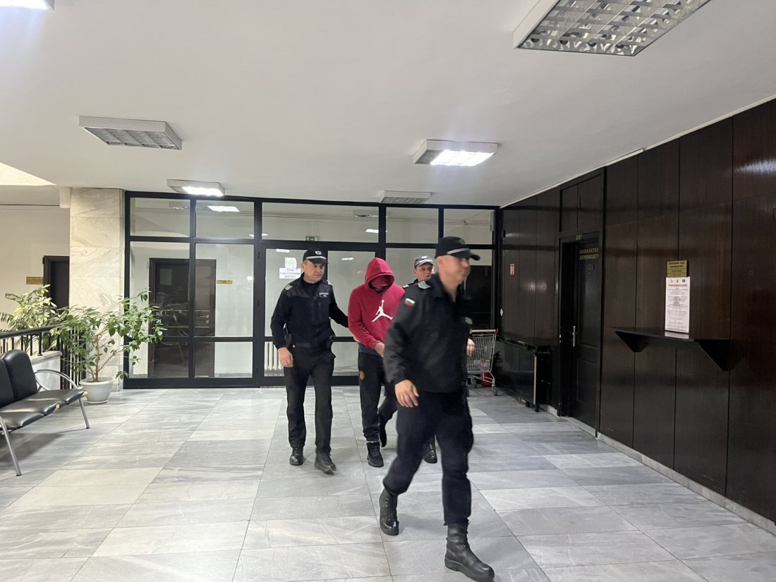 Съдът наложи мярка "задържане под стража" на мъжа, който наръга жена в центъра на Благоевград