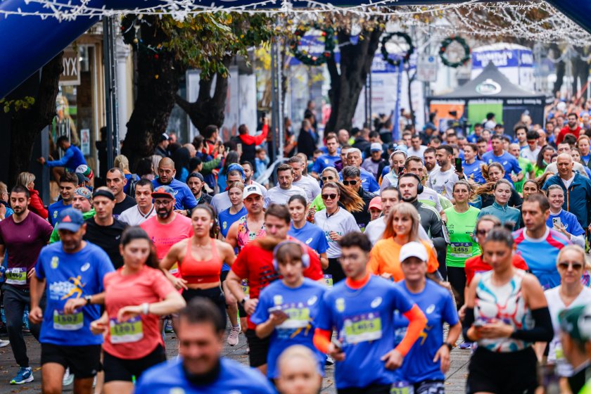 Кенийски атлети със златото на Маратон Бургас