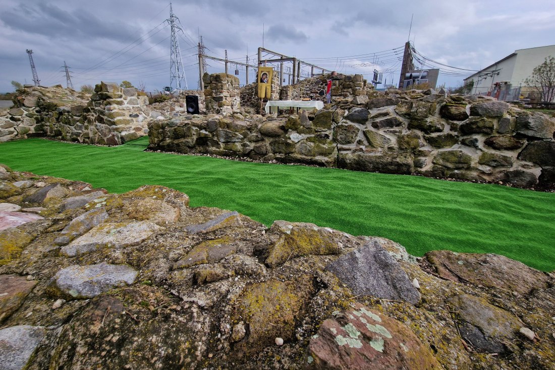 1160 години от покръстването: Молебен беше отслужен в средновековната църква край Дебелт