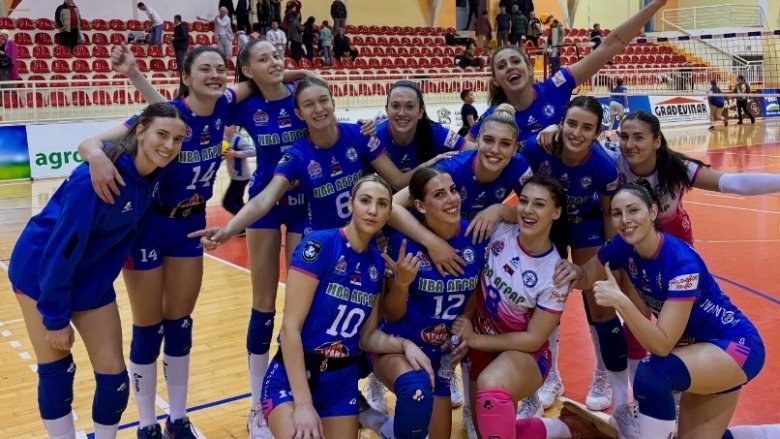 Отборът на Железничар с Лора Китипова и Емилета Рачева в състава си е на полуфинал за Купата на Сърбия