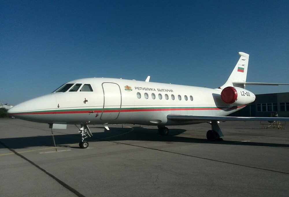 Заради скъпа поддръжка: Правителственият самолет "Фалкон" се продава