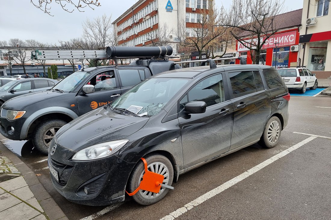 Служител на "Градска мобилност" в Монтана е бит заради поставени скоби