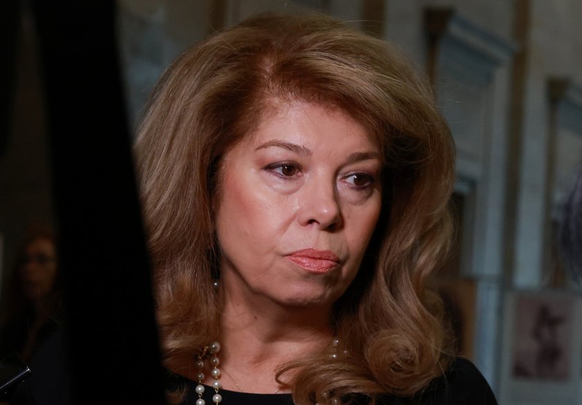 илияна йотова кого лъжем нашият дефицит висок представя