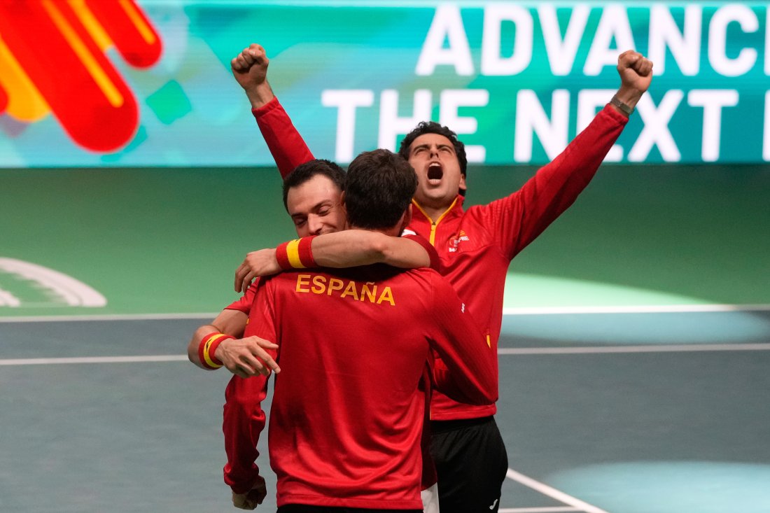 Испания с място на финала за Купа Дейвис