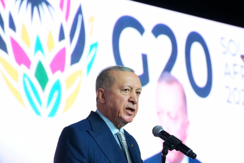 ердоган обсъди путин мирните усилия украйна възобновяването зърнената сделка