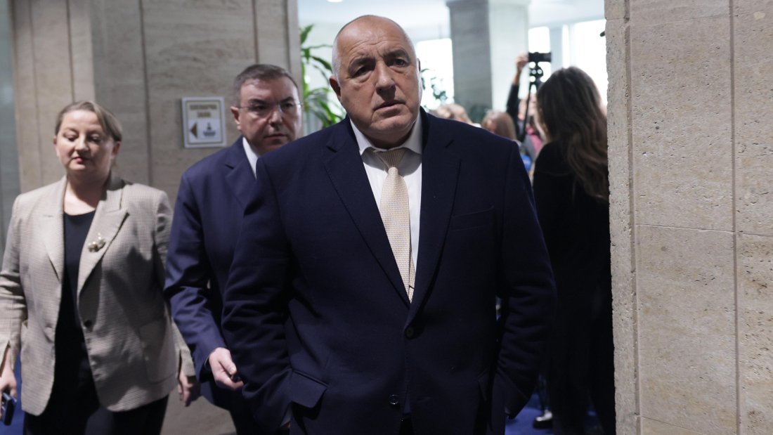 бойко борисов правителството подаде оставка протестът свърши златна работа