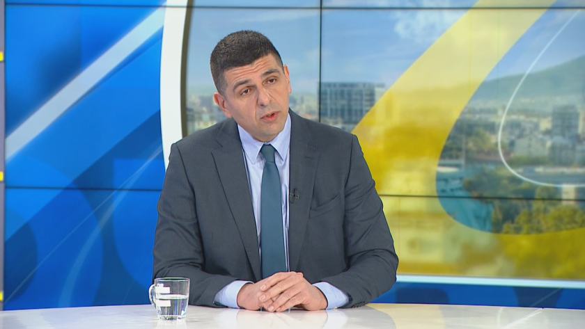 Ивайло Мирчев: Митов е сламено мекере на Пеевски, трябва да подаде оставка