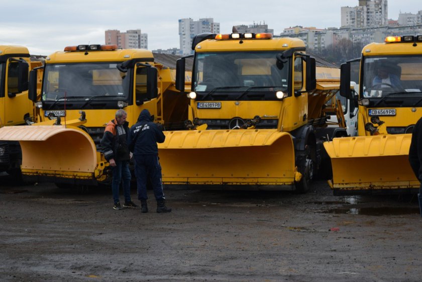 снегът изненада бургас пълна зимна готовност