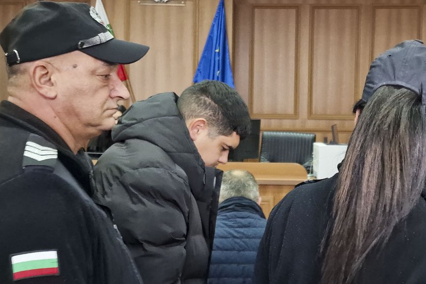 Шофьорът на камиона, убил в катастрофата трима души в Пловдив, остава в ареста