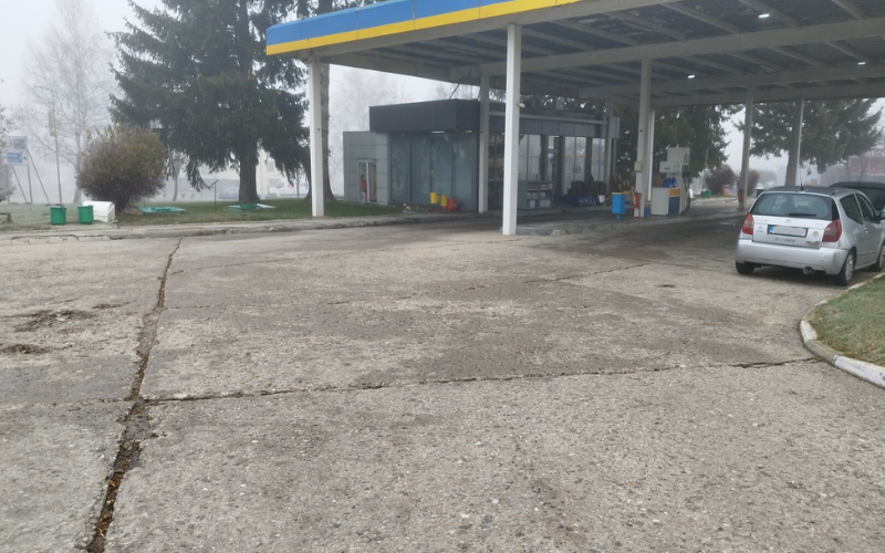 240 лева обраха бензиностанция банксо крадецът избяга